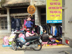 Khi biển báo cũng