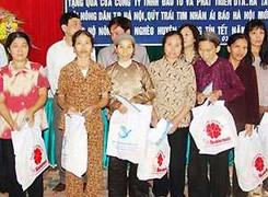 Hà Nội dành gần 200 tỷ mua quà Tết cho người nghèo