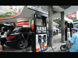 Xăng dầu Việt Nam sẽ đắt hơn các nước lân cận?