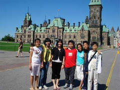 Chi hàng trăm triệu đồng cho con du học hè