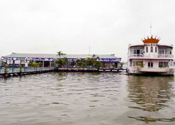 Du thuyền Hồ Tây - tiềm ẩn nhiều nguy cơ mất an toàn