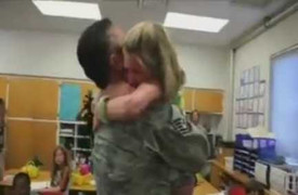 Cư dân mạng rơi nước mắt với clip