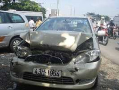 Tai nạn ô tô liên hoàn trên cầu Sài Gòn