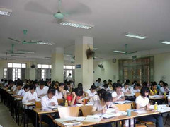 Vừa nhập học đã bị lừa mất sạch tiền