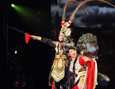 Ngắm Hoài Linh xinh đẹp trong vai Điêu Thuyền