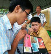 Dân Hà Thành với thú chơi sưu tầm tem