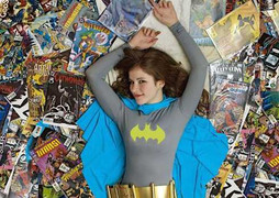 Cùng ngắm các mỹ nhân quyến rũ trong trang phục Batman