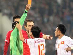 Khi cầu thủ Việt trở thành 'đồ tể'