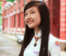 Ngắm vẻ đẹp trong sáng của hoa khôi Quốc học Huế