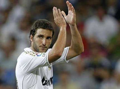 Higuain suýt phải giải nghệ sớm vì chấn thương