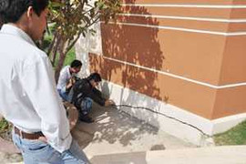 Đến nhà văn hóa vừa chơi thể thao vừa... run