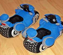 Độc đáo giày hình mô-tô