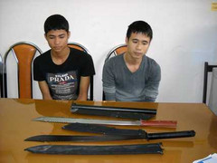 Hơn chục côn đồ vác đao khủng đi ‘cứu’ bạn