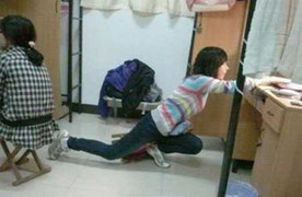 Sinh viên và hàng trăm cách ngồi độc đáo