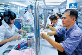 Nghịch lý doanh nghiệp: Gửi tiền ngân hàng chờ lấy lãi