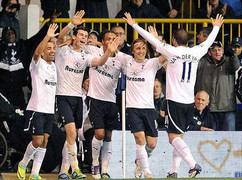 Tottenham 3-1 QPR: Sẵn sàng vượt Chelsea