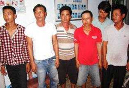 Triệt phá trường gà quy mô trăm triệu