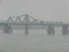 Sương mù bao phủ miền Bắc vào buổi sáng