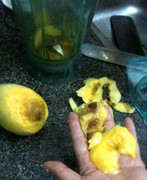 Những cốc sinh tố thơm ngon từ xoài thối