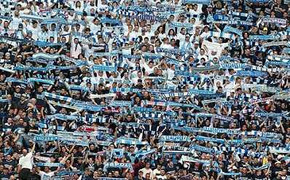 Fan Napoli ùn ùn đổ bộ hang ổ