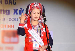 Thí sinh Hoa hậu các dân tộc phía Bắc thi ứng xử