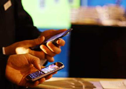 RIM giới thiệu BB 9900 tại Việt Nam giá “khủng”