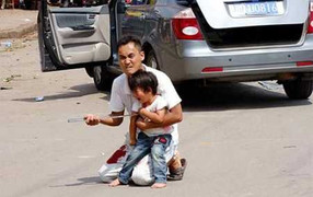 Cư dân mạng bức xúc vì những ông bố bà mẹ tồi tệ nhất