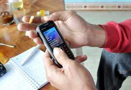 Gặp người gửi 11.000 tin nhắn bầu chọn cho vịnh Hạ Long