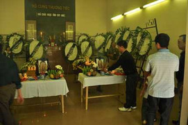 Xót lòng tang lễ 2 cháu bé vụ nổ gas, sập nhà