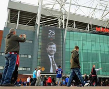 Món quà thú vị MU dành cho Sir Alex