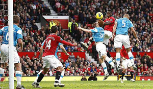 MU 1-0 Sunderland: Mèo...đen