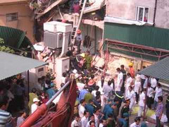 2 bé chết thảm vụ nổ gas: Khởi kiện dân sự và hình sự?