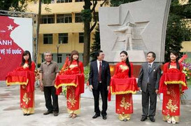 Tri ân những sinh viên xếp bút nghiên ra chiến trường