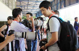 Phóng viên việt vị, Falko Goetz cho tất cả “out”