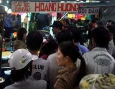 Chọc gái bị đâm chết giữa chợ