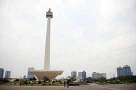 Lên đỉnh cột “phồn thực” chọc trời ở Jakarta