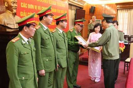 Bộ Công an khen thưởng cảnh sát hình sự Hà Nội