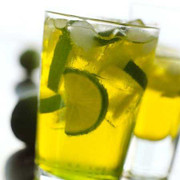 Uống nước chanh làm từ nước tiểu: Khách hàng sốc