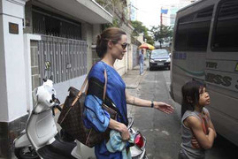 Tiết lộ về bữa ăn của Brangelina tại Sài Gòn