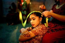 Gái làng chơi hút khách bằng thuốc kích thích cho... bò