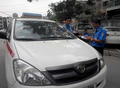 Thanh tra Bộ GTVT ra tay 'xử lý' taxi