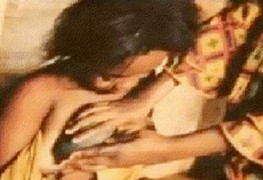 Hãi hùng hủ tục “là ngực” ở Cameroon