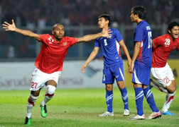 Chơi hơn 2 người, Indonesia tiễn Thái Lan rời SEA Games