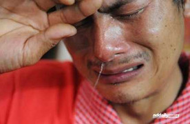 Nấp xó tường nhìn dân phòng cưỡng hiếp vợ dã man