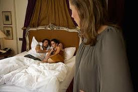 Mất 'đời con gái' do bị nữ đồng nghiệp gài bẫy?