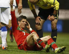 BĐN - Bosnia: Lên tiếng đi, Cristiano Ronaldo!