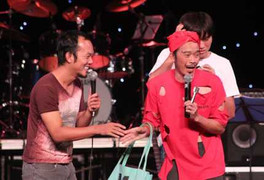 Hoài Linh làm ông địa, song ca cùng con trai