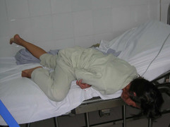 Bị bạn ghẹo, nữ sinh lớp 5 uống thuốc chuột