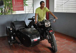 Thày giáo 8X: “Tay chơi” xe cổ độc có 1-0-2