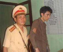 CSGT phóng xe bắt cướp như trong phim